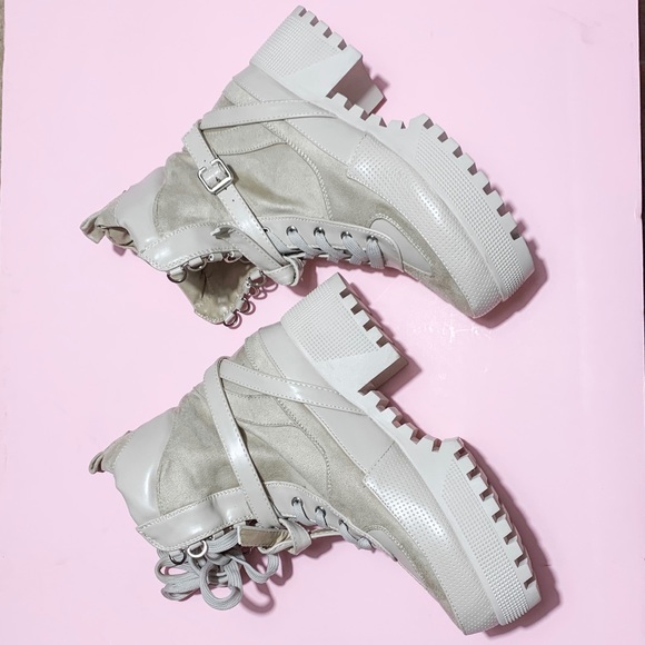 karmel beige biker boots